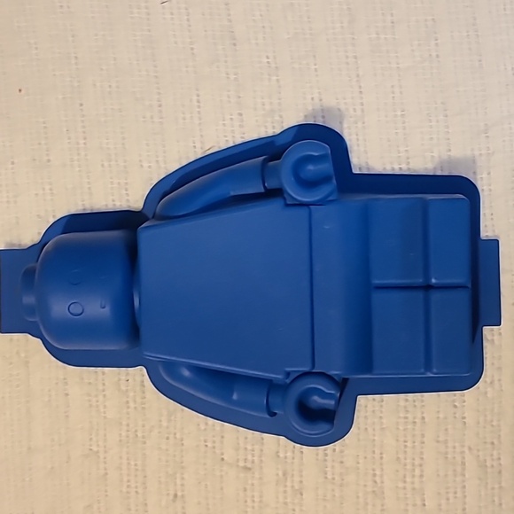 Lego mini figure silicone cake pan - Picture 4 of 5